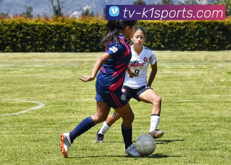 以Caps中路战术布局为核心分析团队配合与敌方应对策略